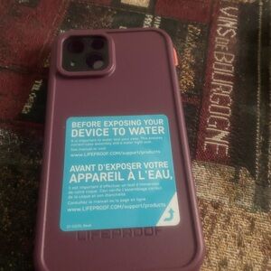 iPhone 13 Lifeproof Fre waterproof case